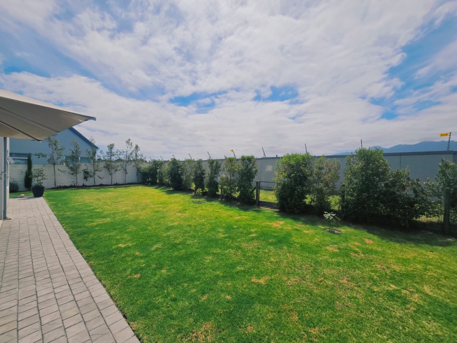 3 Bedroom Property for Sale in Kingswood Golf Estate Western Cape